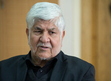 محمد هاشمی: استخر در کاخ مرمر توهم است، از سرنوشت فرشها بگویید/ تا زمانی که هاشمی زنده بود، استخری در این ساختمان وجود نداشت؛ اگر بعدها ولایتی استخری ساخته باشند، من اطلاع ندارم/ در دوره احمدی نژاد دوبار کاخ مرمر را آتش زدند