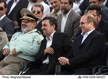 محمد مهاجری: احمدی نژاد خاطره جلسه ای را که یک مقام امنیتی پته اش را  روی آب ریخت تعریف کند