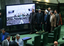  عذر عارف برای «روبوسی» کردن با روحانی