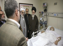 عیادت رهبر انقلاب از آیت الله موسوی اردبیلی