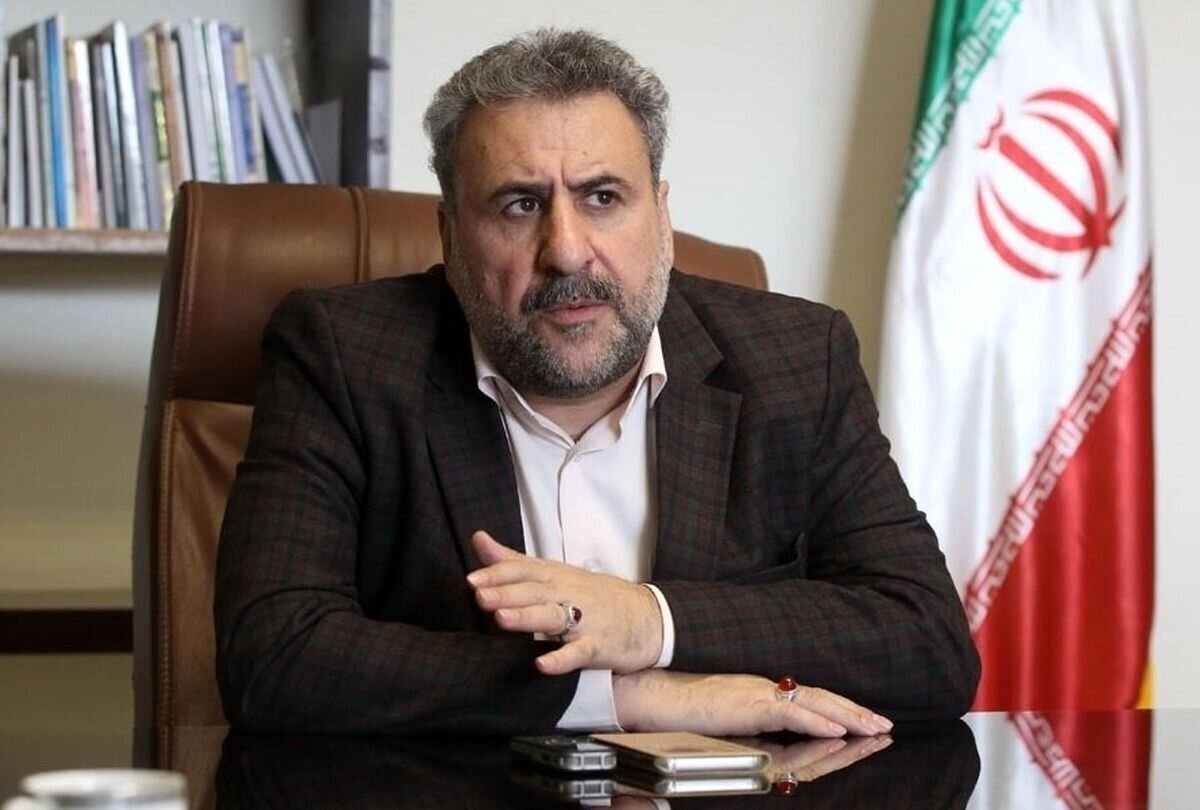 کنایه تند فلاحت پیشه به حامیان مادورو در ایران ؛ از حضور این همه کودن در سیاست کشور نگرانم