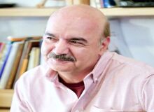 ایرج طهماسب برای شبکه خانگی برنامه اجرا می کند
