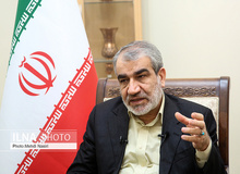 انتقاد کدخدایی از سفرهای استانی احمدی نژاد/  سخنرانی داوطلبان در نقاط مختلف کشور طبق قانون خلاف است