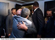  احمدی‌نژاد در آغوش عمرالبشیر+عکس