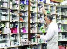 عضو کمیسیون بهداشت و درمان مجلس: داروخانه ها توان خرید داروهای سرطانی را ندارند