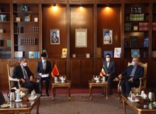 لاریجانی: ایران مستقلا در مورد روابطش با کشورها تصمیم می‌گیرد، مانند برخی کشورها نیست که با یک تلفن موضعش تغییر کند / وزیر خارجه چین: روابط ما تحت تاثیر شرایط روز نخواهد بود
