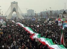 قطعنامه راهپیمایی ۲۲ بهمن به نقل از مردم: مسأله فلسطین را اولویت اول جهان اسلام می‌دانیم/ مذاکره با آمریکا را عاقلانه و هوشمندانه نمی‌دانیم