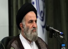 آیت‌الله غروی: مسئولین کم‌کاری خودشان را با دین توجیه نکنند/ زندگی برای مردم ملمو از سختی است
