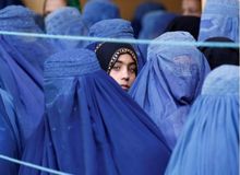 بیانیه ۱۲۰۰فعال ایرانی و افغانستانی: حقوق زنان افغانستانی پیش شرط تمام مذاکرات با طالبان شد+اسامی امضاء کنندگان