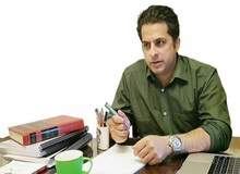 واکنش تحلیلگر بین‌الملل به تمدید تحریم موشکی ایران توسط اتحادیه اروپا؛ رضا نصر: چطور شده که علیرغم ‎دیپلماسی عزتمندانه، تحریم ها لغو نشد!