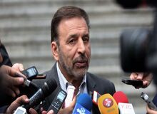 واعظی: حضور زنان در ورزشگاه‌ها با فضای فعلی به مصلحت نیست
