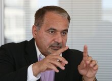 پیشنهاد حسین موسویان به روحانی: شماره تلفن‌تان را به سفارت سوئیس بدهید تا ترامپ با شما تماس بگیرد!
