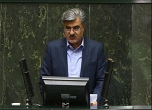 یک عضو کمیسیون اجتماعی: دولت باید حقوق کارگران و کارمندان را افزایش دهد
