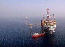 ارگان رسانه ای جبهه پایداری: اصلاح طلبان دروغ می گویند، ما به چین نفت با  ۳۰ درصد تخفیف نمی دهیم 