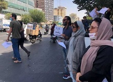تجمع مخالفان واکسیناسیون مقابل وزارت کشور/ FILM
