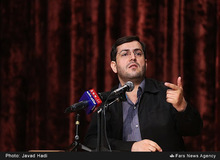اظهارات «اصولگرای انقلابی» باز هم حاشیه ساز شد/ یاسر جبرائیلی: مردم واکسن خارجی نزنند، من هم نمی زَنم / FILM
