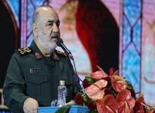 فرمانده سپاه:می‌خواهند سیمای معصوم دختران ما را مانند غربی‌ها کنند/ همه جهان مشکل دارند اما ما خدا را داریم