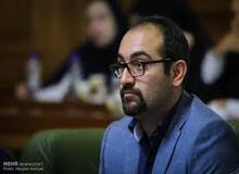 واکنش عضو شورای شهر به بسته شدن مجدد نرده‌های چهارراه ولیعصر/ حجت نظری: مشکلی را حل نمی‌کند
