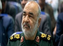  سرلشکر سلامی: هیچ قدرتی در عالم در زمین و دریا و هوا یارای غلبه بر سپاه را ندارد