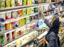 مدیرعامل اتحادیه لبنی:  مواد بسته‌بندی ۲۰۰ - ۳۰۰ درصد و  مواد اولیه بیش از ۳۰ تا ۴۰ درصدگران شده است/ لبنیات از سبد مصرفی خانواده حذف شده/ کالابرگ هم لبنیات را نجات نداد/ کارخانه‌های لبنی بین گرانی و تعطیلی گیر افتاده‌اند