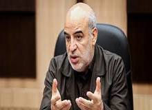اقبال شاکری: دولت بازار را ول کرده، دلالان قیمت ها را تعیین می کنند
