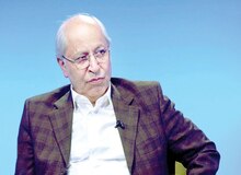 مسعود نیلی: ایران، در مسیر مرگ تدریجی ست / یک گروه به غارت منابع باقی‌مانده مشغول هستند، گروه دیگری با جهل و تعصب، مسیر رو به مرگ را تسریع می‌کنند 