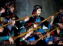  فیلم / اجرای گروه مستور، بزرگترین گروه تنبور نوازی کشور در روستای بکتر شهرستان صحنه استان کرمانشاه 