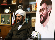 پسر مرحوم سلحشور:صداوسیما فیلمنامه پدرم را آتش زده است