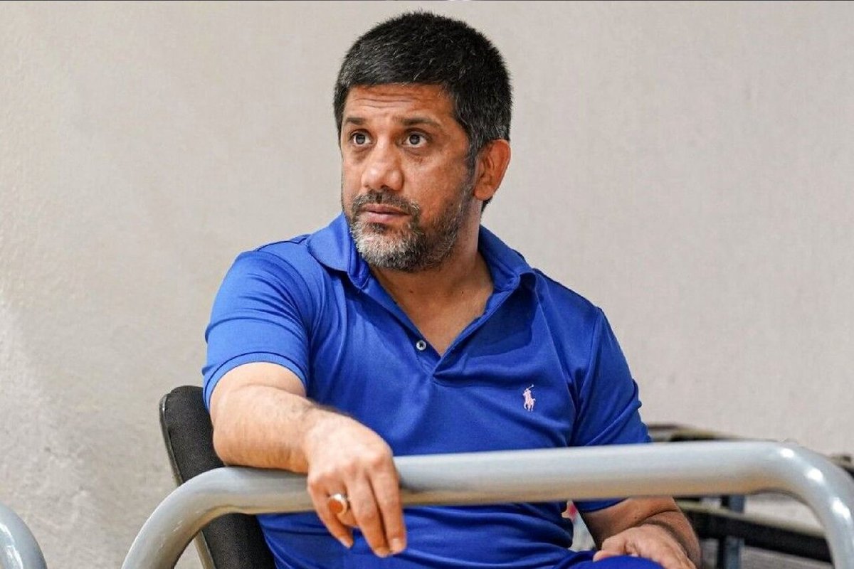 واکنش علیرضا دبیر به تشویق رسول خادم در فینال لیگ کشتی