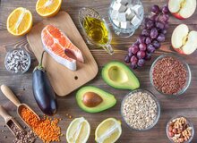 ۸ ماده غذایی مفید برای کاهش کلسترول بالا
