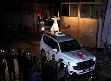 جسد گروگان اسرائیلی تحویل صلیب سرخ شد