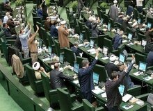 ارگان مطبوعاتی نزدیک به قالیباف خطاب به نمایندگانی که می گویند "مجلس تعطیل شده": به فکر حفظ جان تان هستند/ دل تان برای هیاهو تنگ شده؟