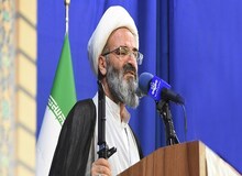 امام جمعه سمنان: حمله به سلمان رشدی در راستای اجرای حکم امام راحل انجام شد/ دشمن نیازمند توافق هسته ای با ایران است 