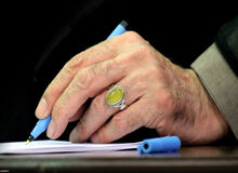 پیام تشکر رهبر انقلاب از تیم ملی وزنه برداری و علیرضا کریمی پهلوان سرافراز کشتی