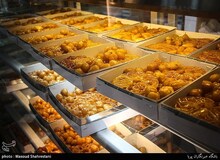 ریختن «شربت‌ معده» در روغن های سرخ کردنی/زولبیا و بامیه را از مراکز مجاز خریداری کنید