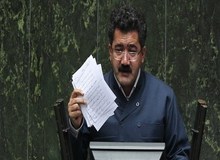 امثال مقصودی کار را به جایی می‌رسانند که مقابل سخنرانی رئیس مجلس می‌ایستند