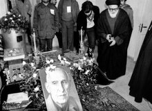 سخنرانی آیت الله طالقانی بر مزار مصدق:مبادا کاری بکنید که مورد لعن و نفرت آیندگان قرار بگیرید/ مصدق را متهم کردند که اهل سازش است!