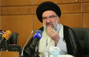  احمد خاتمی: اشاره به «صلح» در قرآن، پیرامون دعواهای خانوادگی است و ربطی به «جنگ» ندارد