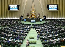 پوپولیستهای مجالس قبل با افزایش ۵ریالی قیمت بنزین مخالفت کردند/همان وپولیستها در مجلس فعلی،با بهانه قراردادن ظریف و با لایحه حجاب،به کشور لطمه می زنند