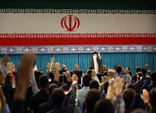 رهبر انقلاب: آمریکا کاملاً آسیب‌پذیر است/ متاسفانه مضامین اسناد لانه‌ی جاسوسی را در کتاب‌های درسی آورده نشد
