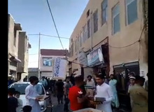 در مشهد برای پیروزی طالبان «شیرینی» پَخش کردند/ FILM
