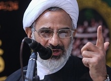 برخی به دنبال تعیین رهبر سوم برای کشور هستند