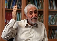 محمد غرضی: تفاوت امروز با زمان جنگ این است، که  جامعه ایران دیگر دولت را قبول ندارد/ دادن یارانه تورم زاست / رییسی از همه بهتر می‌داند گرفتاری مردم شدت گرفته است/ هر دولتی که روی کار بیاید به خاطر دخالت ارگان ها و نهادها نمی تواند کار کند 