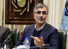 رئیس بانک مرکزی: در تامین مالی و اقتصاد هم مانند جنگ، تنها هستیم/نقدینگی به بالای ۳۰ درصد رسید