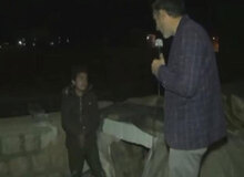 سکونت دو کودک بی‌سرپرست در یک چاله در حومه رودخانه کوهدشت استان لرستان + ویدئو