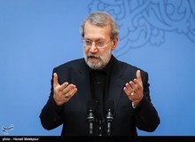 درخواست ۲۷ نماینده برای پاسخگویی لاریجانی درباره لوایح پولشویی و پالرمو
