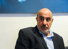فعال سیاسی اصلاح طلب: برنامه دولت برای اداره کشور «بی‌برنامگی محض» است/ مجلس انقلابی حتی از متن قراردادهایی که دولتِ رئیسی با کشورهای خارجی می‌بندد هم بی‌خبر است