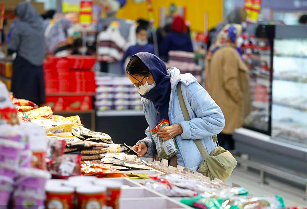 خوراکی و آشامیدنی ها در یک سال گذشته به طور متوسط ٧١.٣ درصد گران شد