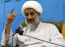 انتقاد آیت الله امجد از امام جمعه موقت تهران/ سزاوار نیست عمامه به‌سرها بخاطر رضای این و آن حق‌پوشی و حق‌کشی کنند/ متأسفانه شما و امثال شما خدا را در نظر ندارید
