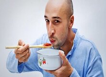 عوارض وحشتناک فوت کردن نوشیدنی‌ و غذاهای داغ